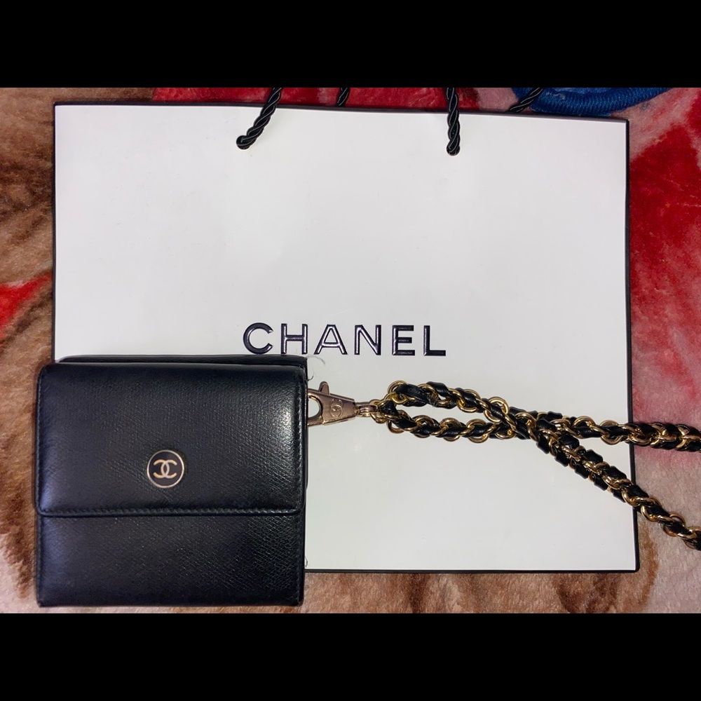 Cute Chanel chain wallet